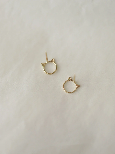 14K Solid Gold Cute Dainty Cat Earrings, 14K Yellow Gold Kitty Cat Gold Delicate Earrings, A Pair of Delicate Kitten Earrings, Gift for Her