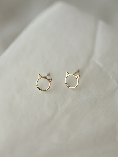 14K Solid Gold Cute Dainty Cat Earrings, 14K Yellow Gold Kitty Cat Gold Delicate Earrings, A Pair of Delicate Kitten Earrings, Gift for Her