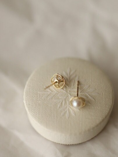 14K Solid Gold Fresh Water Pearl Stud Earrings/ Minimalist Dainty Pearl Earrings/ 14k Real Gold Earrings/ Gift for Her/ Pearl Gold Earrings